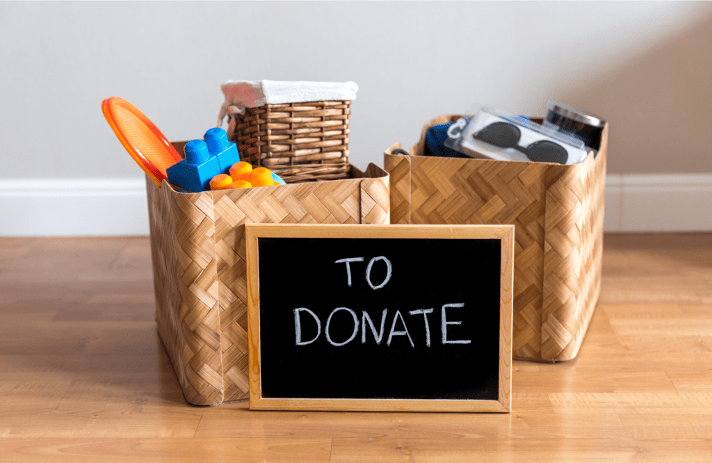 pretty-neat-yukon-ok-tips-for-unpacking-and-packing-baskets-of-toys-and-belongings-for-donations
