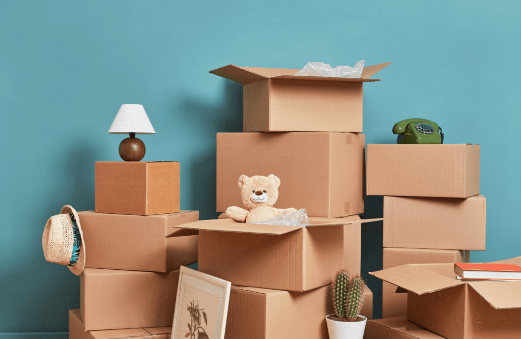 pretty-neat-oklahoma-city-unpacking-services-boxes-packed-with-toys-lamps-and-plants