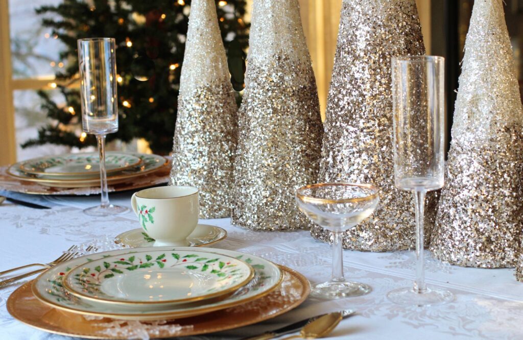 pretty-neat-an-organizational-solution-oklahoma-city-ok--preparing-for-the-holidays-holiday-table-setting-with-elegant-touches