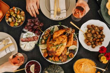 pretty-neat-oklahoma-city-ok-organizing-tips-for-thanksgiving-thanksgiving-table-set-with-food-people-gathering-decluttering-professional-home-organizing