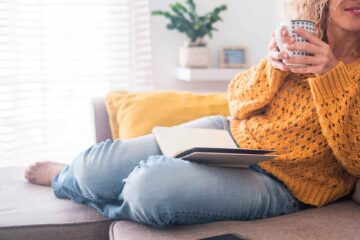 office-organization-gaillardia-country-club-ok-non-physical-ways-to-organize-woman-sitting-comfortably-with-coffee-smiling-well-being